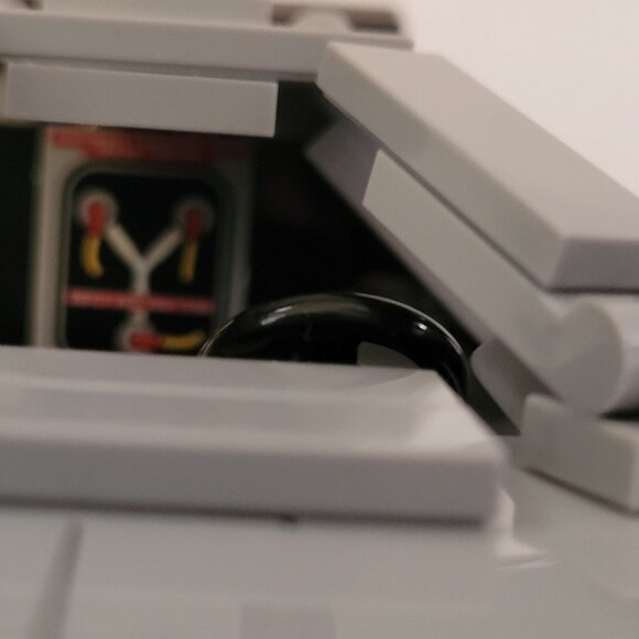 LEGO Back To The Future DeLorean Time Machine 401 Pieces Set 21103 Complete - Picture 11 of 13